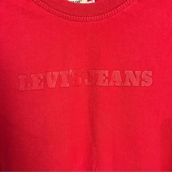 Levi’s Jeans Y2K Red Tab Relaxed Fit Red Graphic Short Sleeve T-Shirt - Picture 2 of 13
